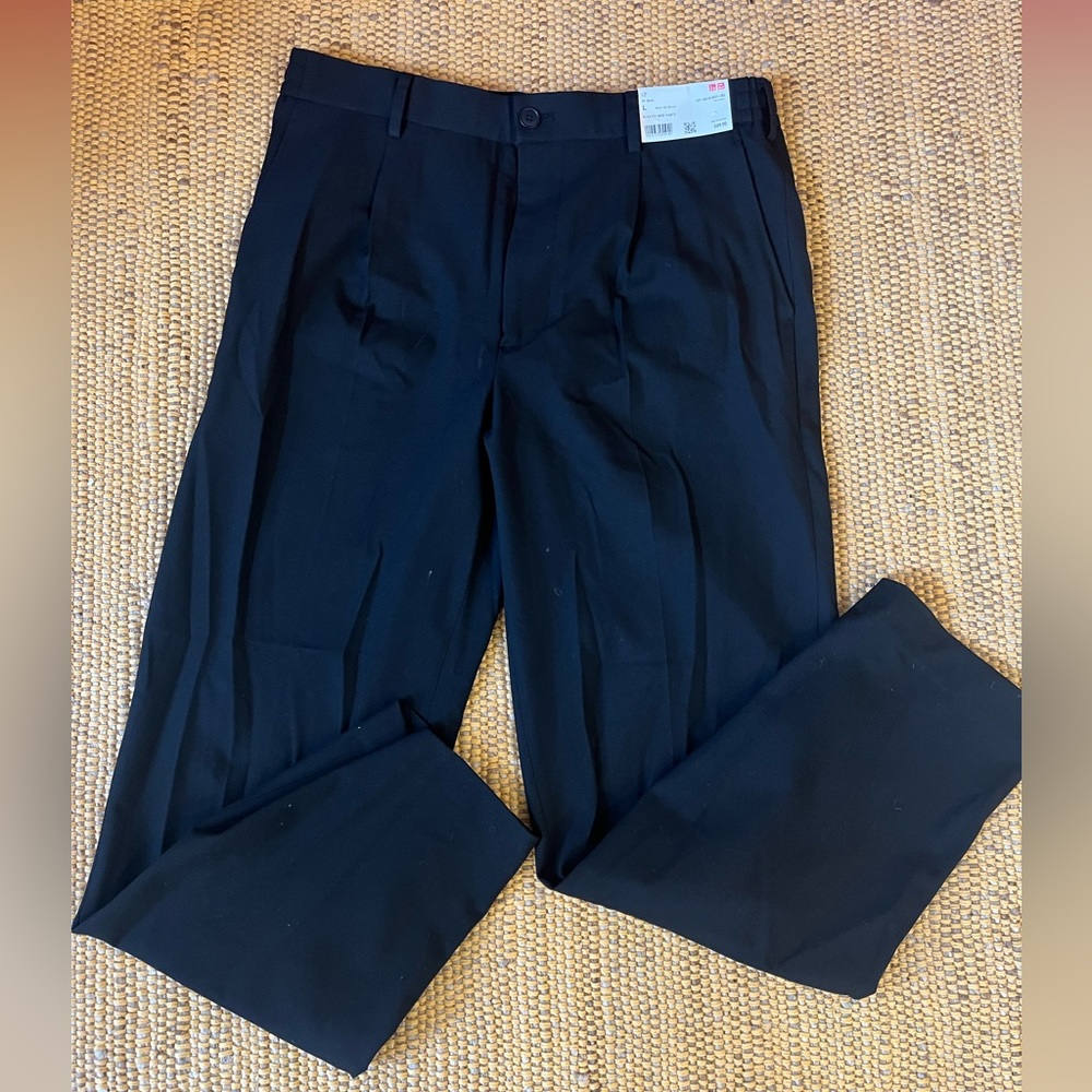 UNIQLO NWT Men Pleated Wide Pants